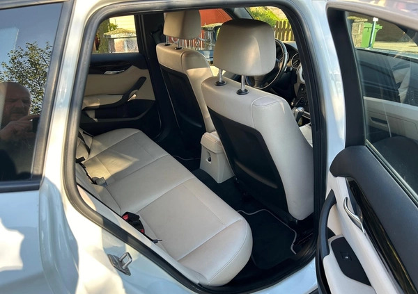BMW X1 cena 39900 przebieg: 143000, rok produkcji 2011 z Słupsk małe 172